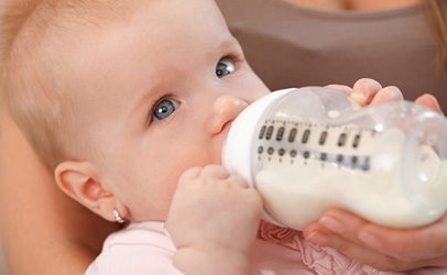 baby-and-bottle-406